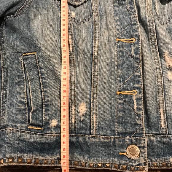American Eagle Outfitters Women’s Jean Jacket Size Medium - Picture 9 of 9